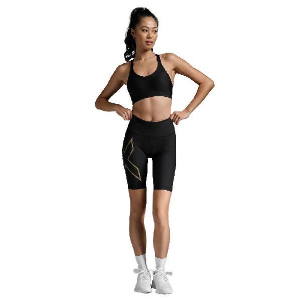 Foto van 2XU Light Speed Mid-Rise 8 Inch Shorts Black/Gold Reflective Dames