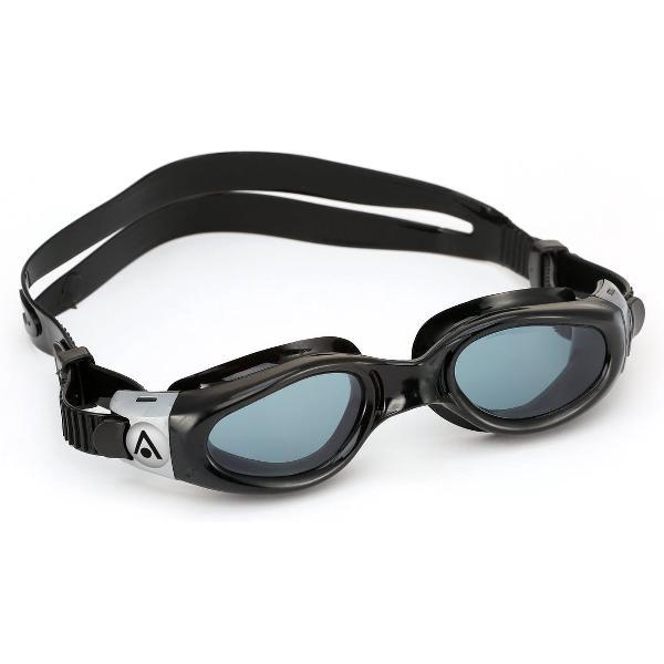 Foto van Aquasphere Kaiman Small - Zwembril - Volwassenen - Dark Lens - Zwart