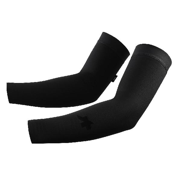 Foto van Assos R arm warmers winter P1 black serie unisex
